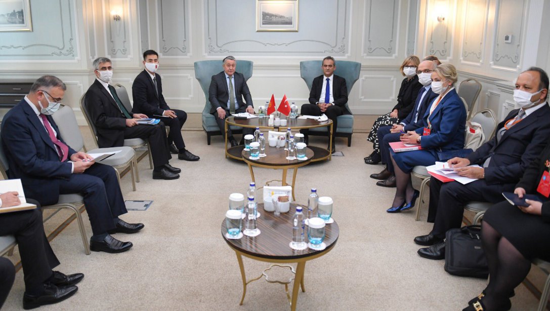 MINISTER ÖZER MET WITH THE DELEGATES OF TURKIC COUNCIL MEMBER STATES