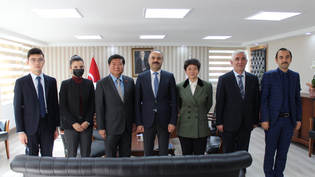 A FAREWELL VISIT TO DIRECTOR GENERAL ÜNSAL FROM RUILIN, THE COUNSELLOR OF THE CULTURAL AFFAIRS OF CHINA