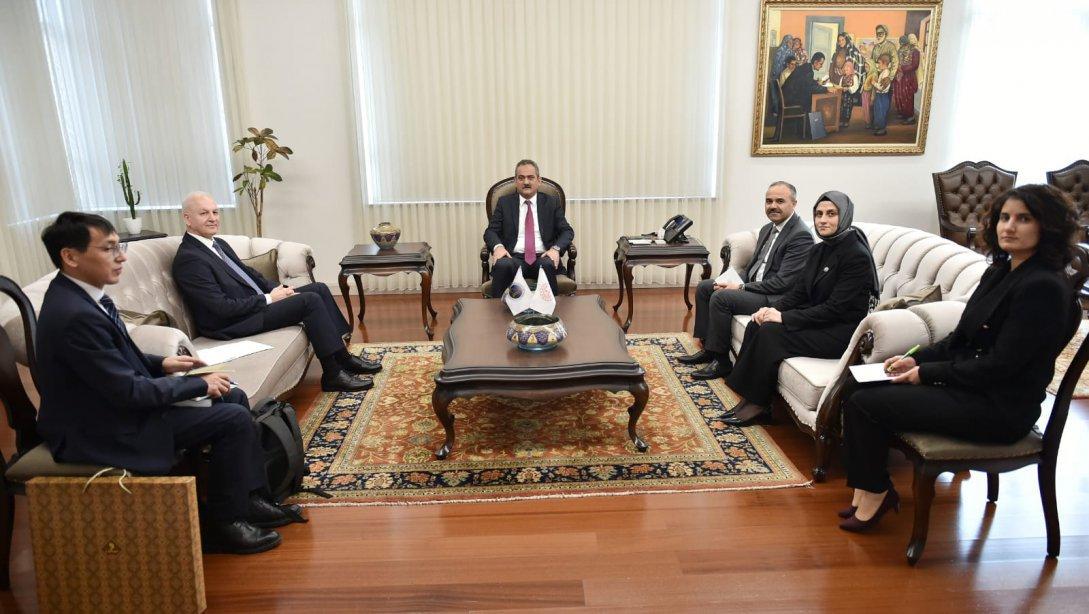 MINISTER OZER ACCEPTS TURKIC ACADEMY HEAD MUSTAFAYEV