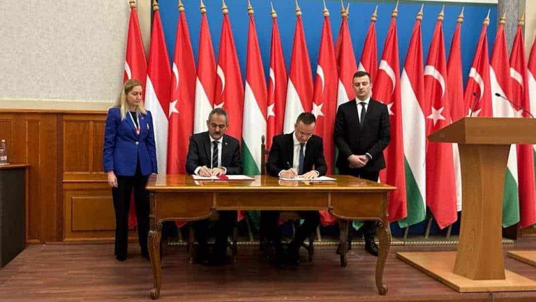 MINISTER OZER SIGNED A MEMORANDUM OF UNDERSTANDING ON EDUCATION WITH MINISTER OF FOREIGN AFFAIRS AND FOREIGN TRADE OF HUNGARY SZIJJARTO