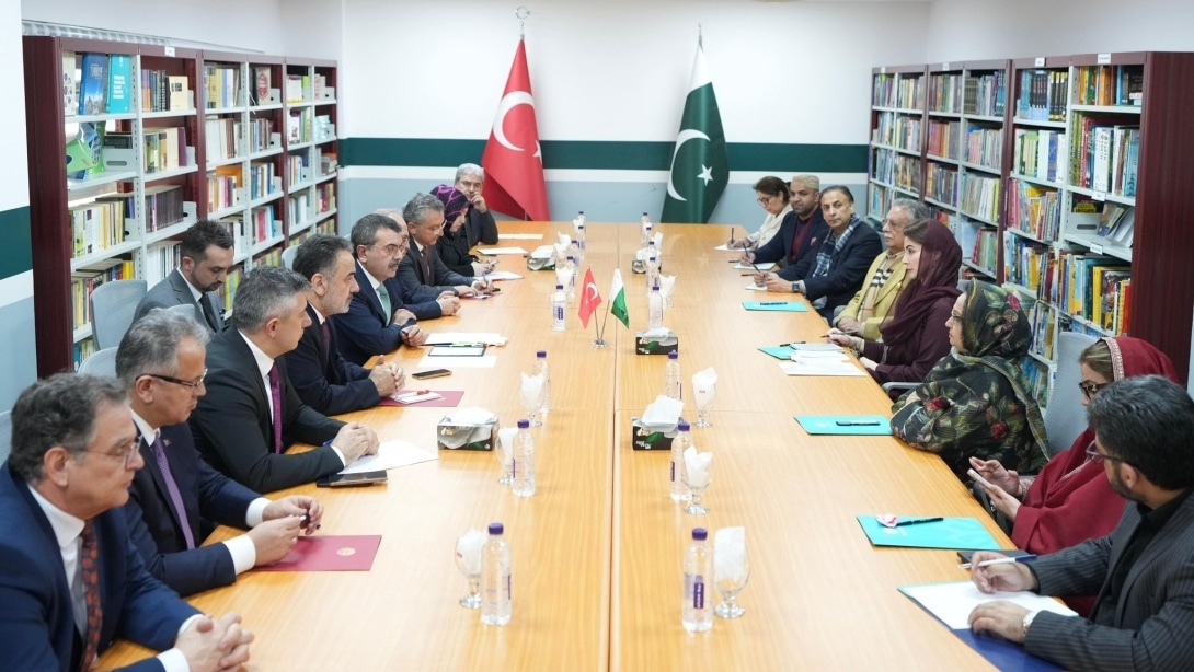 MINISTER TEKİN MEETS WITH PAKISTAN PUNJAB PROVINCE CHIEF MINISTER MARYAM NAWAZ SHARIF